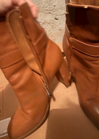 Kahverengi Deri Tokalı Kadın Bot - Görsel 3