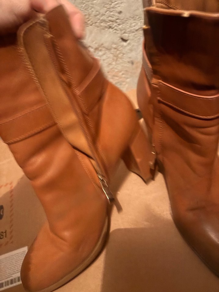 Kahverengi Deri Tokalı Kadın Bot - Görsel 3