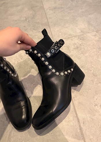 İnci Detaylı Siyah Kadın Deri Topuklu Bot - Görsel 4