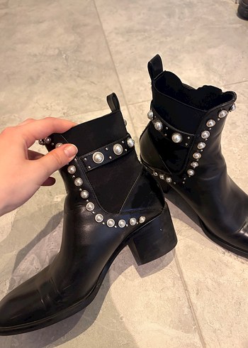 İnci Detaylı Siyah Kadın Deri Topuklu Bot - Görsel 2