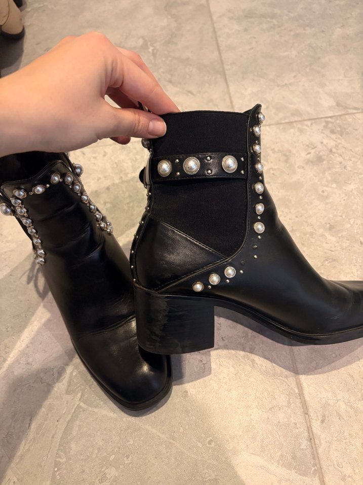İnci Detaylı Siyah Kadın Deri Topuklu Bot - Görsel 3