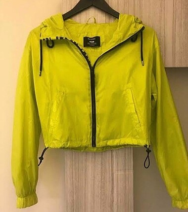 Bershka yağmurluk