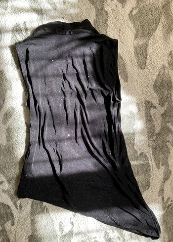 Siyah Kolsuz V Yaka SİMLİ PARILTILI BLUZ - Görsel 6