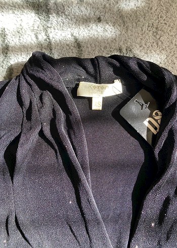 Siyah Kolsuz V Yaka SİMLİ PARILTILI BLUZ - Görsel 2