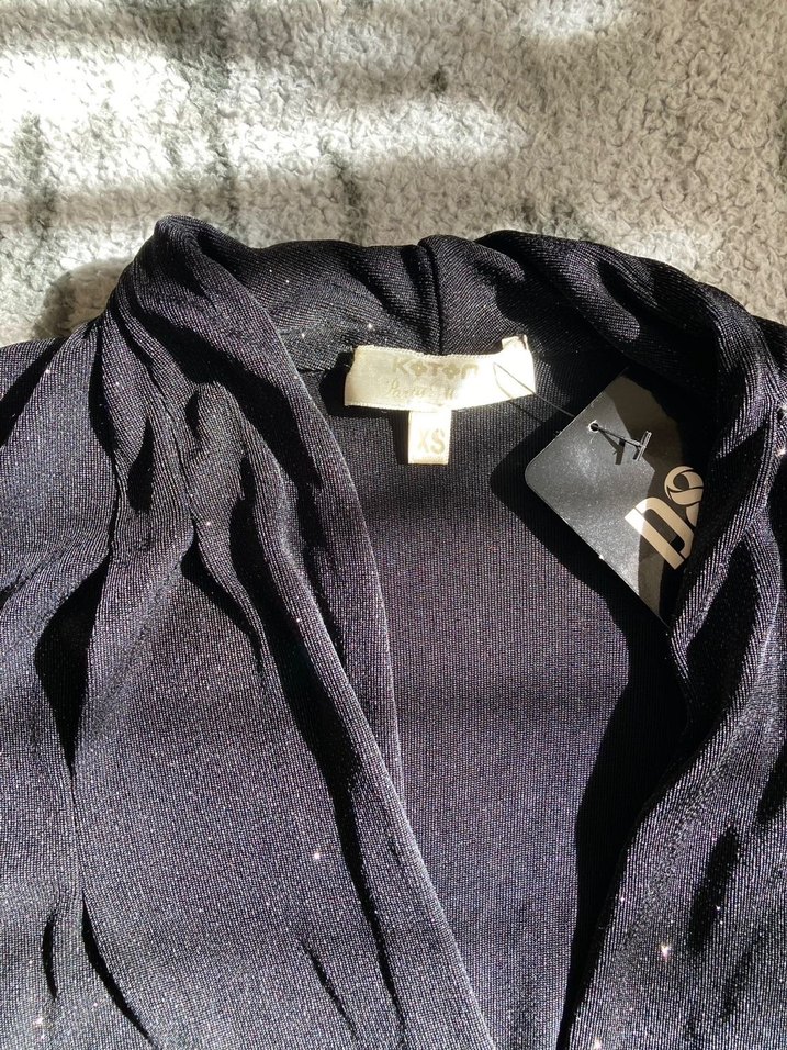 Siyah Kolsuz V Yaka SİMLİ PARILTILI BLUZ - Görsel 2