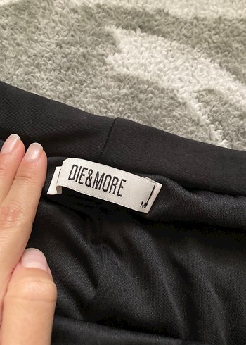 Siyah Pileli Etek - Görsel 3