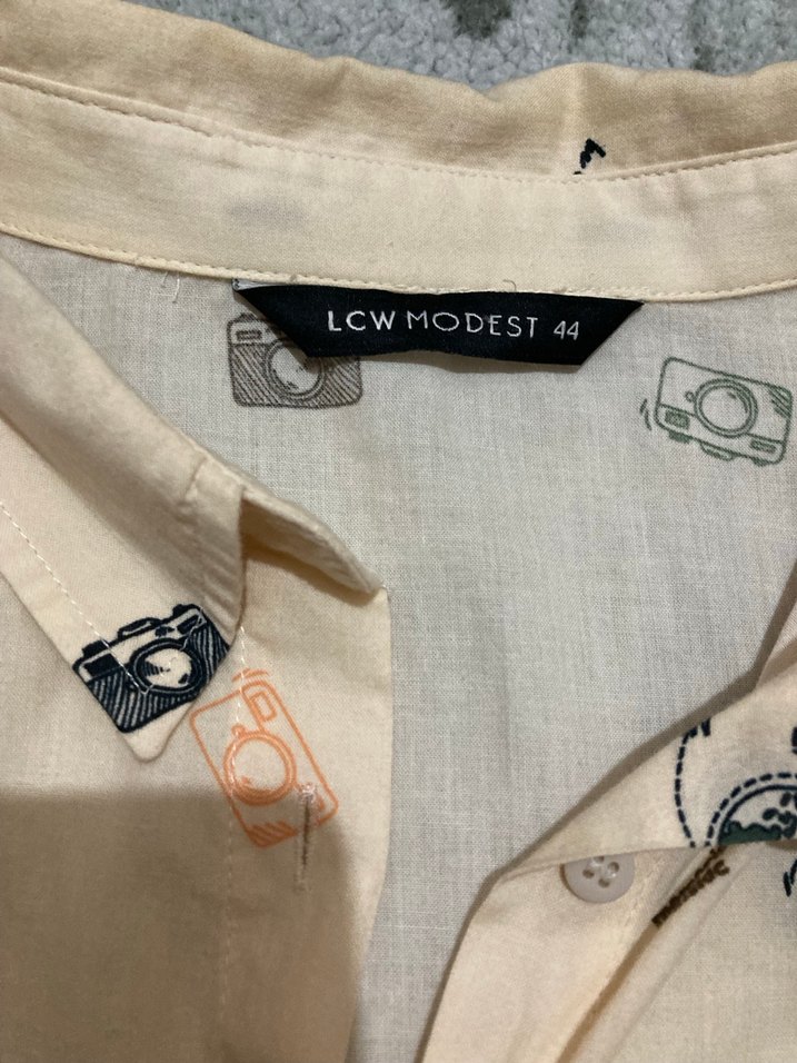 Bej Düğmeli Uzun Kollu Baskılı Kadın Gömlek - Görsel 5