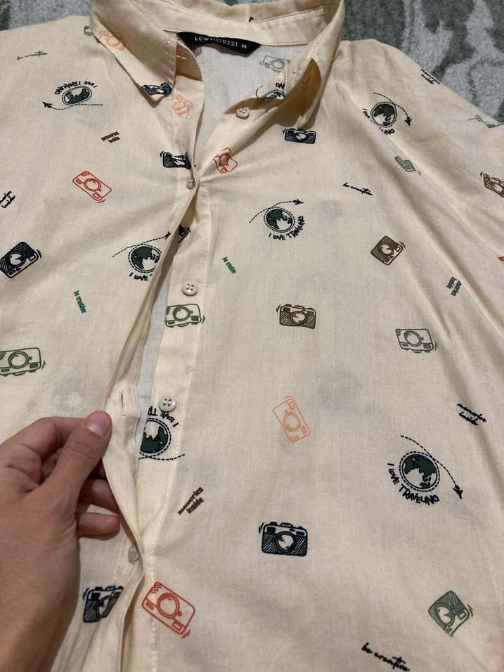 Bej Düğmeli Uzun Kollu Baskılı Kadın Gömlek - Görsel 4