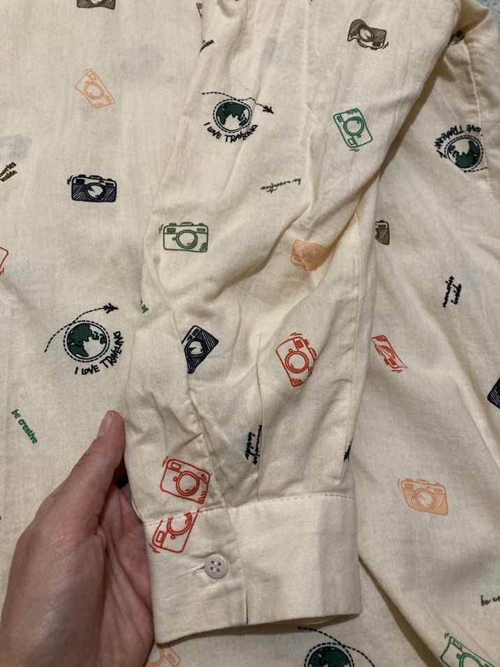 Bej Düğmeli Uzun Kollu Baskılı Kadın Gömlek - Görsel 3