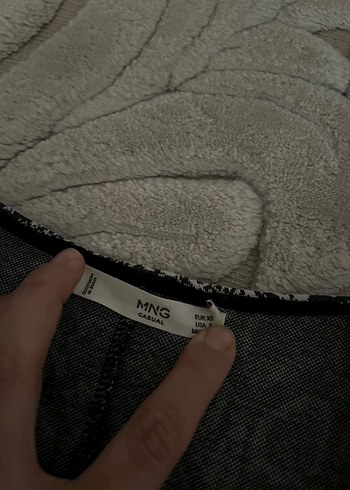 Mango Gri Yılan Desenli V Yaka Kısa Kollu Elbise