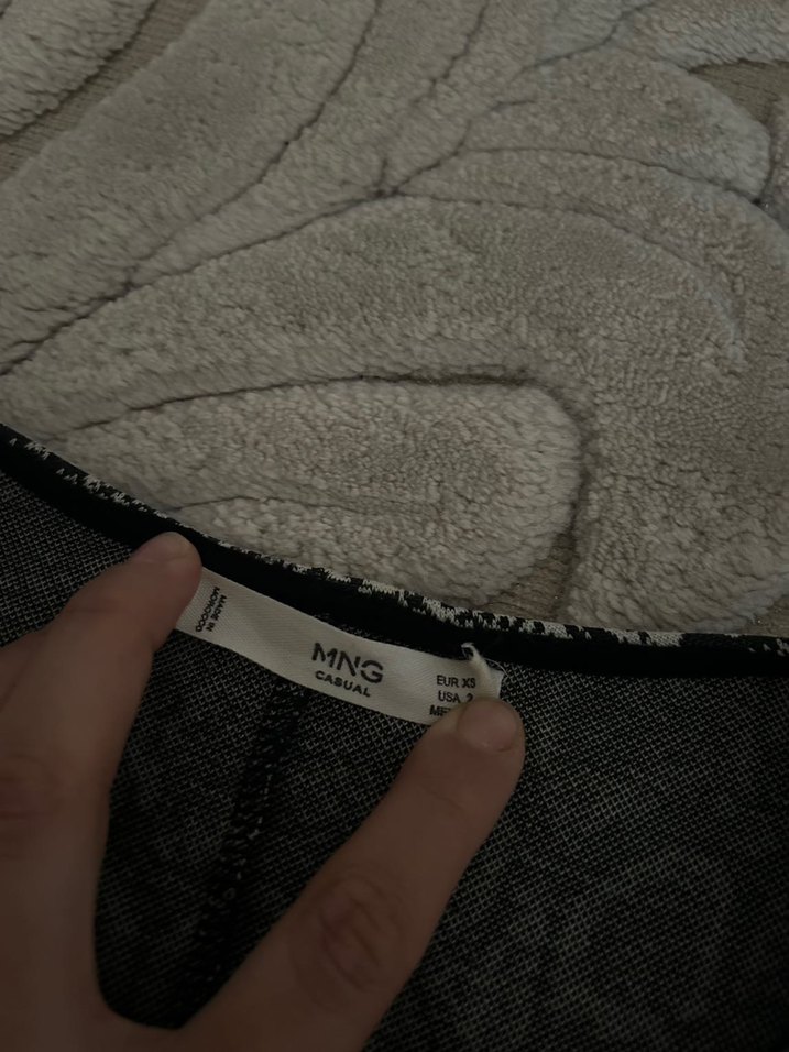 Gri Yılan Desenli V Yaka Kısa Kollu Elbise - Görsel 4