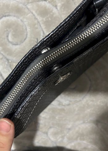 U.S Polo Assn. Gri Deri Yılan Desenli Zincir Detaylı Çapraz Çanta