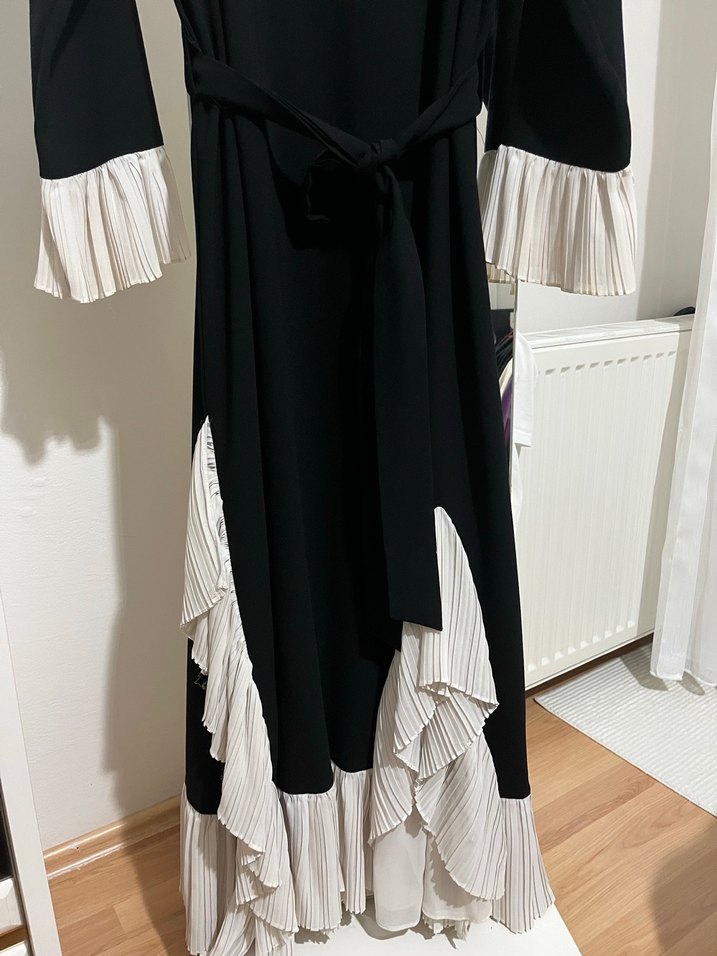 Uzun Kollu Siyah Pilili Uzun Elbise - Görsel 3