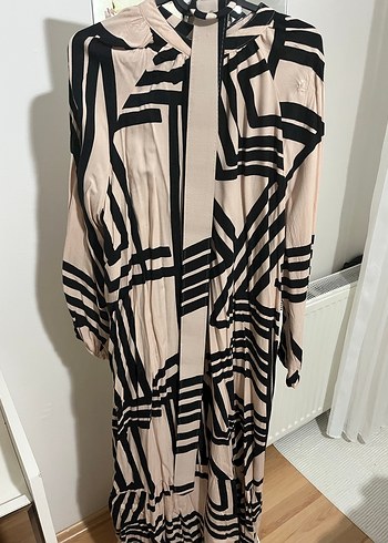 Bej Zebra Desenli Uzun Pilili Kadın Elbise