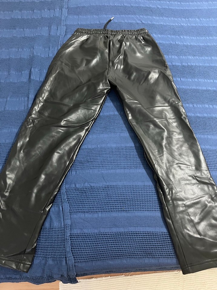 Deri Görünümlü Siyah Kadın Pantolon - Görsel 3