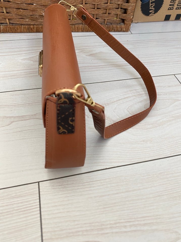 Guess Kahverengi Baskılı Deri Kadın Çanta - Görsel 3