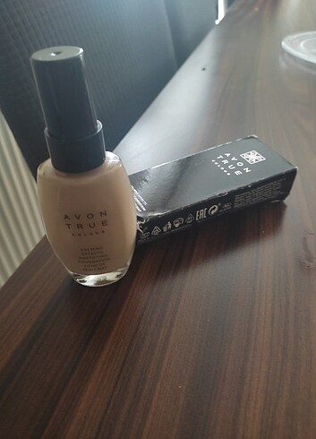 Avon true mat fondoten