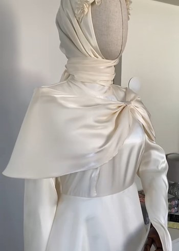 Nikah Elbisesi 
Beyaz Drapeli Uzun Kollu Kadın Abiye - Görsel 2