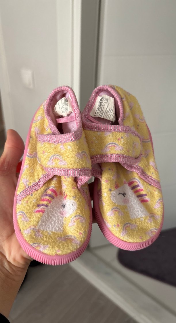 Kız Çocuk Sarı Bağlamalı Terlik - Görsel 2