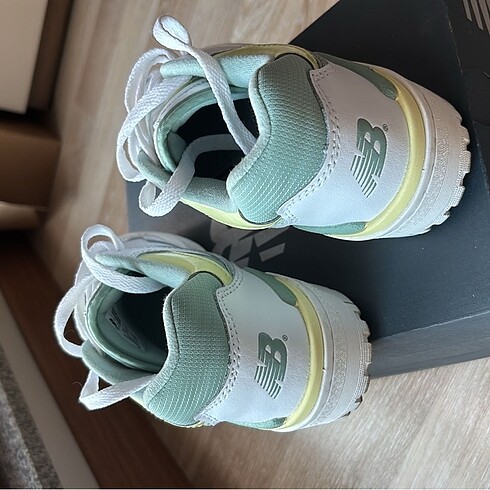 36,5 Beden orijinal new balance 550