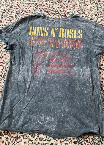 m Beden Kurukafalı tişört guns roses