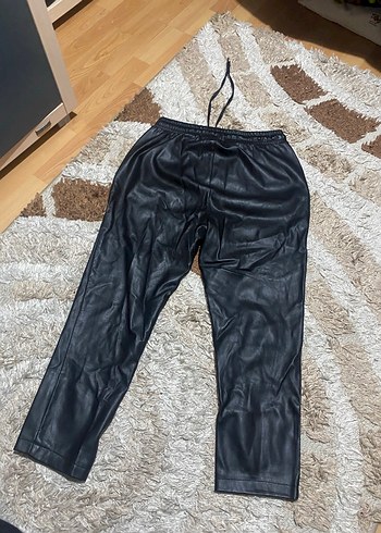 Kürklü Siyah Yılan Desenli Deri Mini Pantolon - Görsel 4