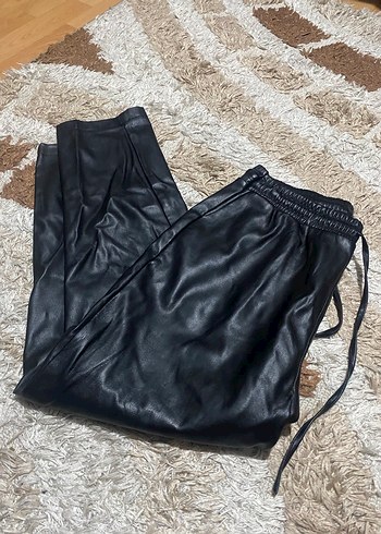 Kürklü Siyah Yılan Desenli Deri Mini Pantolon - Görsel 5