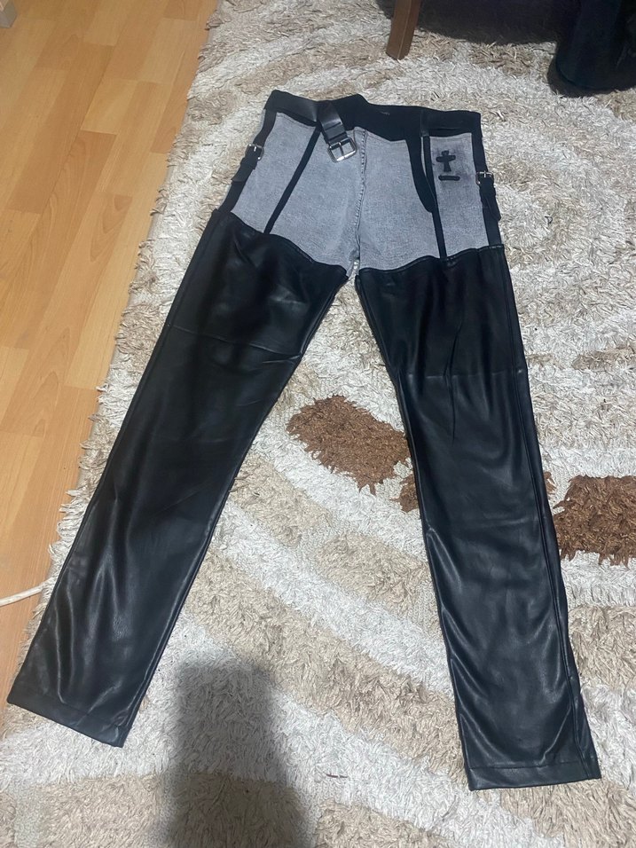 Gri Deri Kemerli Kadın Gotik Pantolon - Görsel 2