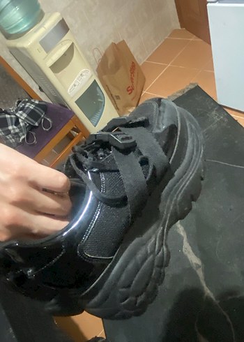 Kadın Siyah Gotik Platformlu Tokalı Spor Ayakkabı - Görsel 7