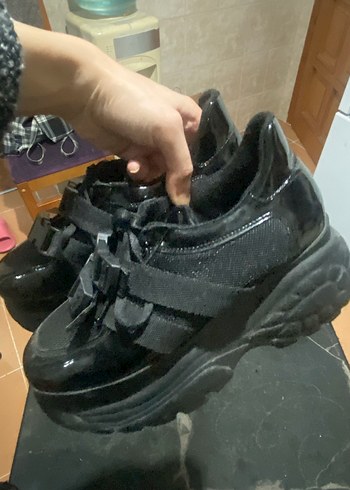 Kadın Siyah Gotik Platformlu Tokalı Spor Ayakkabı - Görsel 5