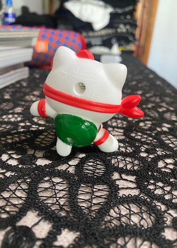 Beden Kırmızı Maskeli Hello Kitty Aksiyon Figürü