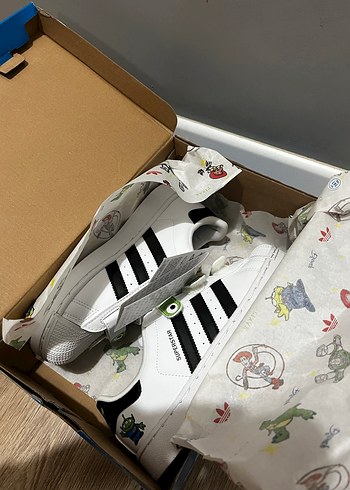 Adidas Disney Pixar Superstar II Beyaz Spor Ayakkabı - Görsel 5
