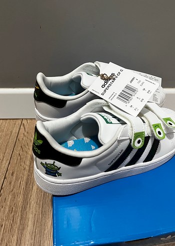 Adidas Disney Pixar Superstar II Beyaz Spor Ayakkabı - Görsel 3