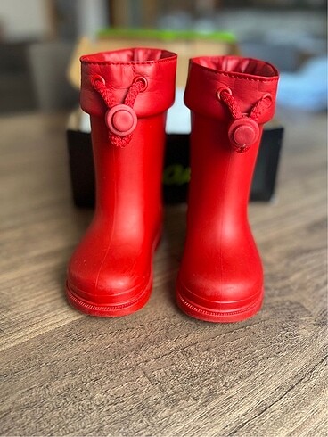 İgor Yağmur Botu