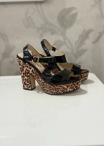 Kalın topuklu ayakkabı - Görsel 7