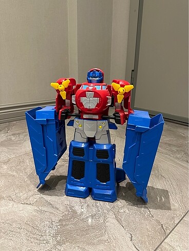 Transformers optimum prime jumbo jet yariscisi