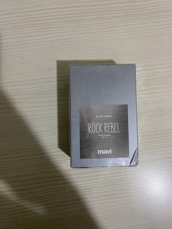 Mavi markası, Rock Rebel Parfüm - Görsel 2