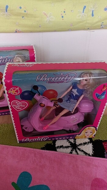 Barbie SIFIR KUTU BEBEKLİ MOPED
