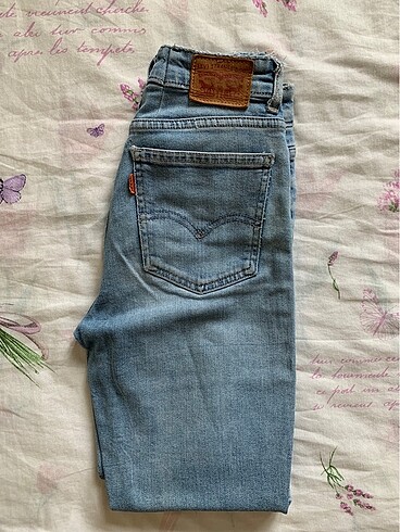 Levis Jean