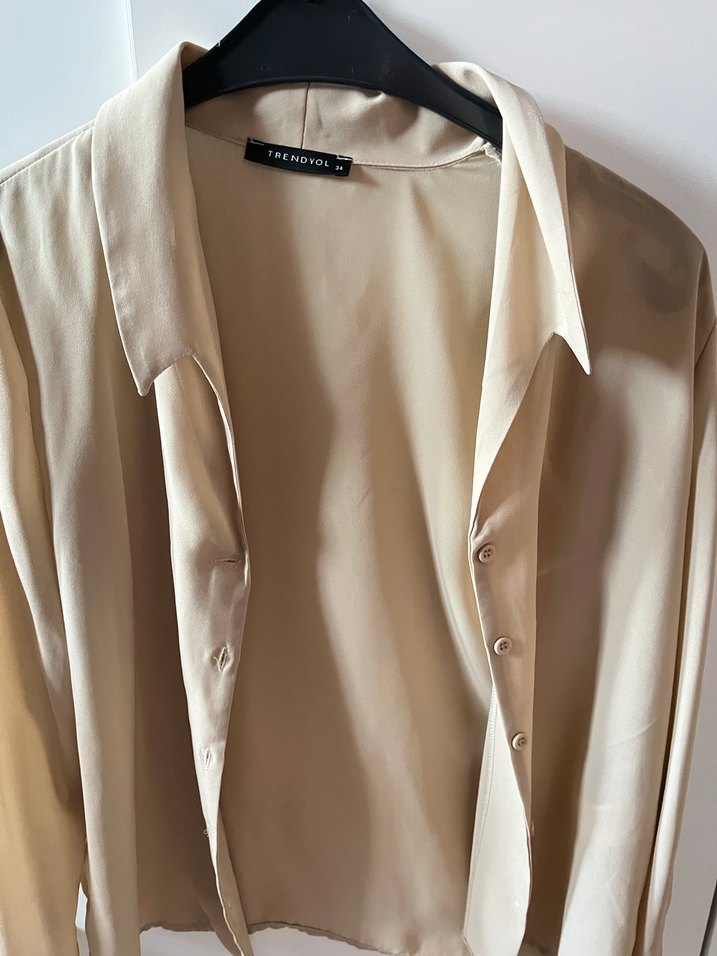 Bej Düğmeli Kadın Gömlek - Görsel 3