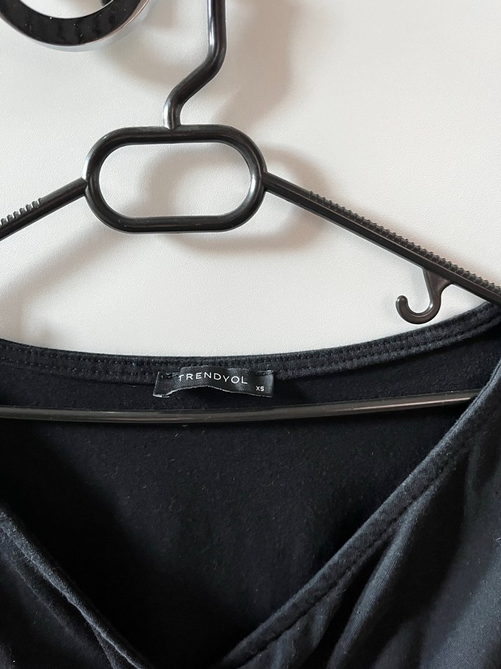 Siyah Mini V Yakalı Drapeli Kadın Bluz - Görsel 2