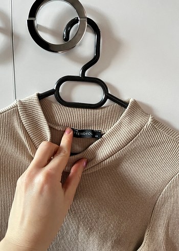 Bej Yüksek Yakalı Triko Kadın Bluz - Görsel 2