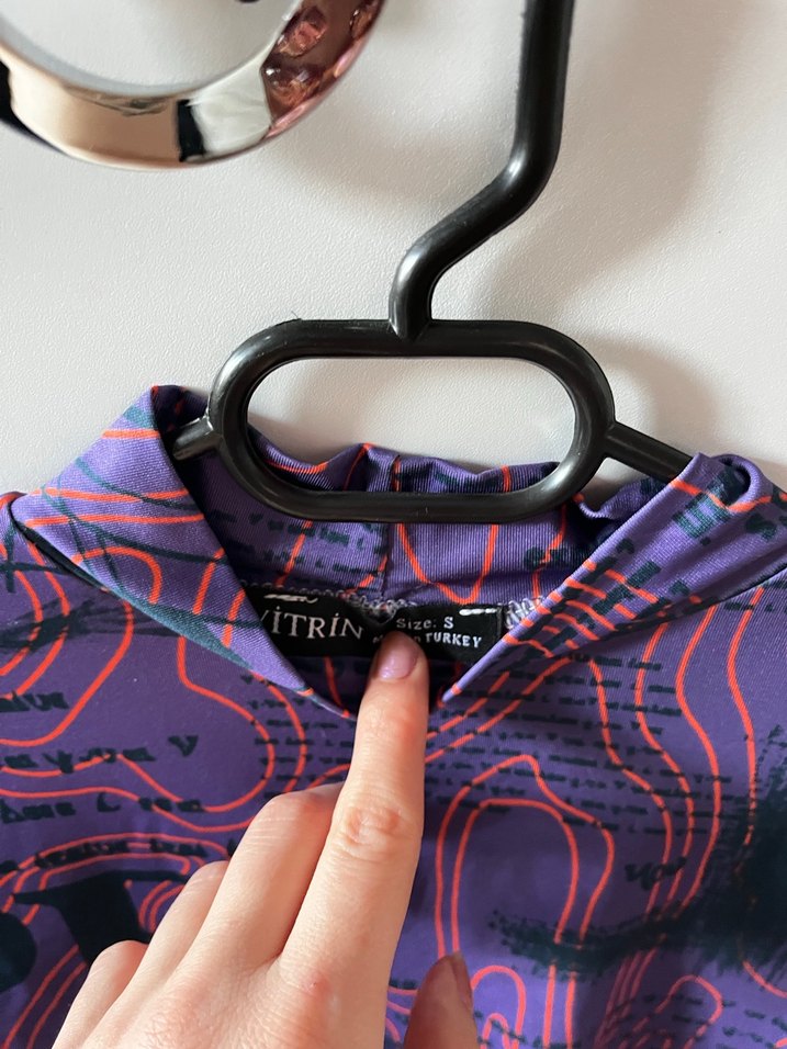 Mor Baskılı Dik Yakalı Kadın Bluz - Görsel 2