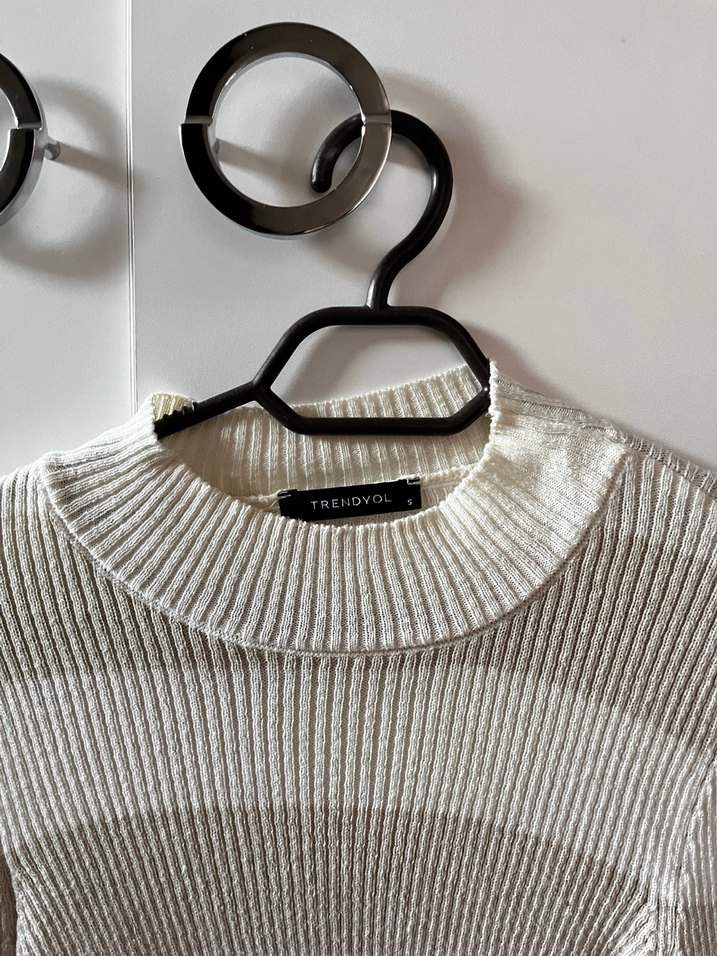 Bej Gri Çizgili Boğazlı Triko Kadın Kazak - Görsel 2