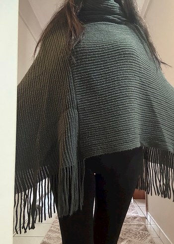 Gri Triko Boğazlı Kadın Panço - Görsel 3