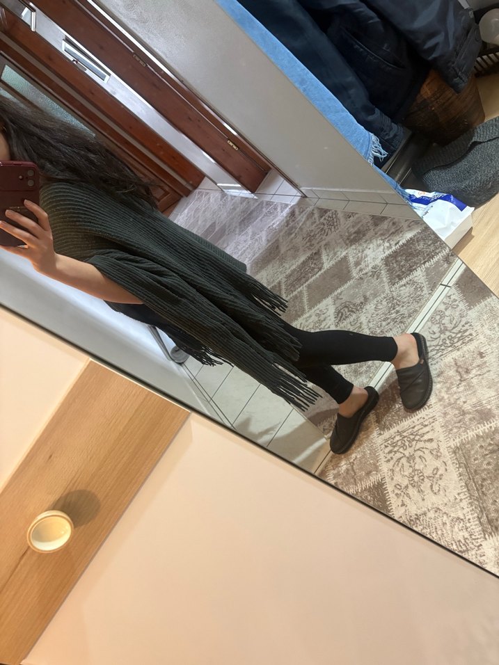 Gri Triko Boğazlı Kadın Panço - Görsel 2