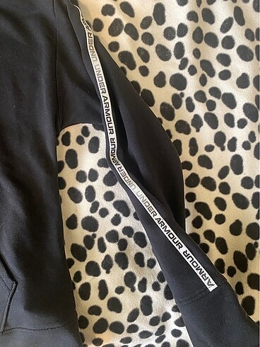 s Beden Under Armour Sweatshirt