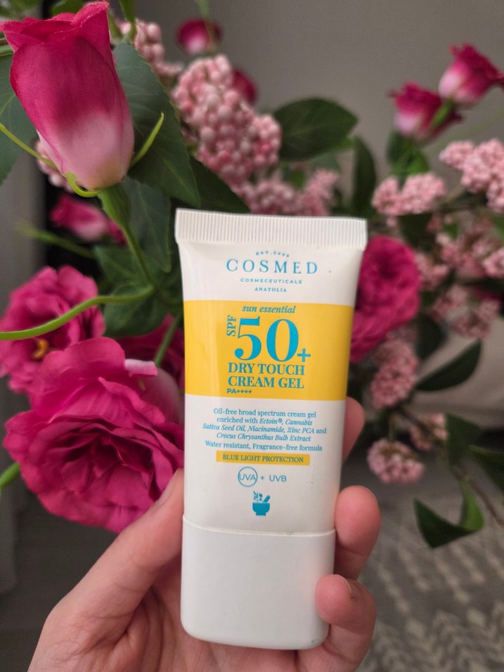 Cosmed SPF50+ Mat Bitişli Güneş Kremi 40 ml - Görsel 2