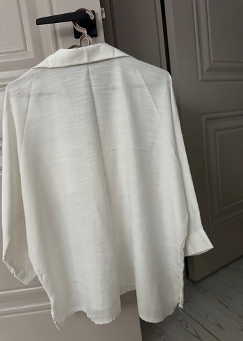 Beyaz Keten Düğmeli Kadın Gömlek - Görsel 3