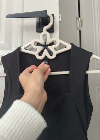 Siyah Yüksek Yakalı Gotik Kadın Atlet - Görsel 2